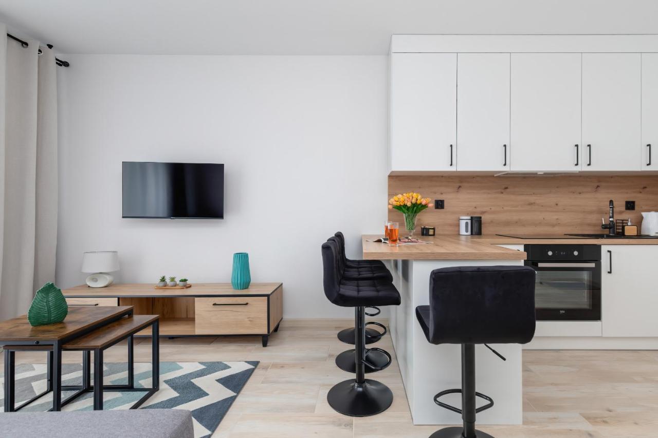 Sunny Apartments With Parking & Balcony Luzycka By Noclegi Renters 슈비노우이스쳬 외부 사진
