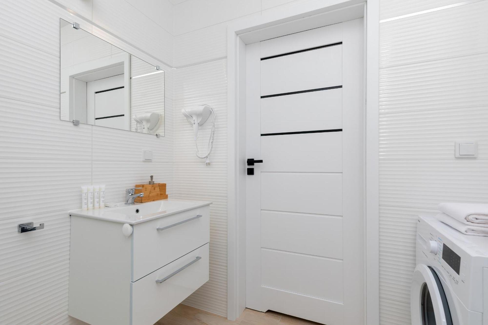 Sunny Apartments With Parking & Balcony Luzycka By Noclegi Renters 슈비노우이스쳬 외부 사진